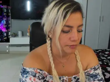 Bongacams Watch Live Sex Cams of luckyjok