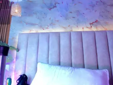 Bongacams Watch Live Sex Cams of DoyeonDae