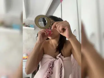 Bongacams Live Sex Cam of SallyeLeins