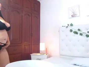 Bongacams Free Porn Cam of millacurvy1