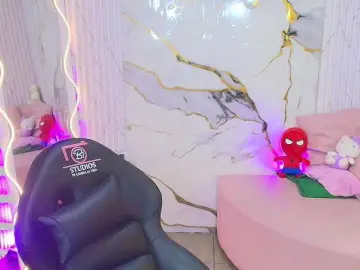 Bongacams Watch Live Sex Cams of PEACHY-TAY
