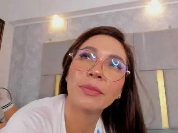Bongacams Nude Webcam of MilaSaenz