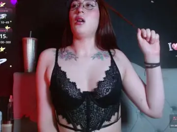 Bongacams Nude Webcam of Red-moonn