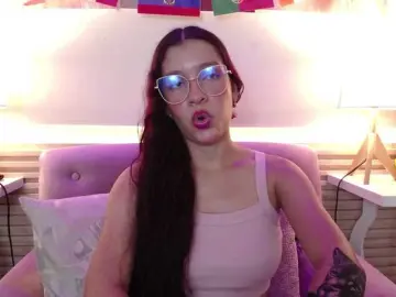Bongacams Nude Webcam of GagingBriana