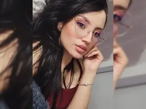 Myfreecams Adult Video Chat of h_e_r_a