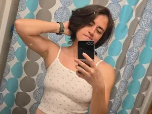 Myfreecams Live Porn of MidwestEmoGirl