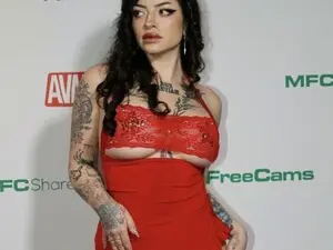 Myfreecams Live Sex Cam of Revrsecowgirl