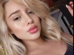 Myfreecams Watch Live Sex Cams of ALLONDRA__