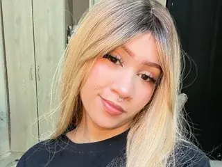 Streamate Live Sex Cam of Kari_lovers