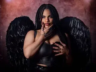 Streamate Live Sex Cam of Shantall_Evans