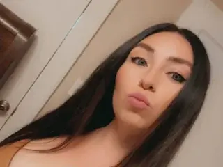 Streamate Adult Video Chat of MilfyLucy91