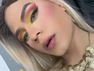 Streamate Private Sex Chat of Saskyadeluxxeoficial