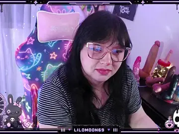 Stripchat Live Sex Cam of LiloMoon69