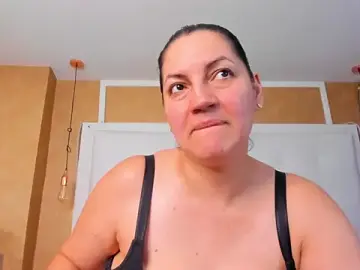 Stripchat Adult Webcam of Heidy_milf