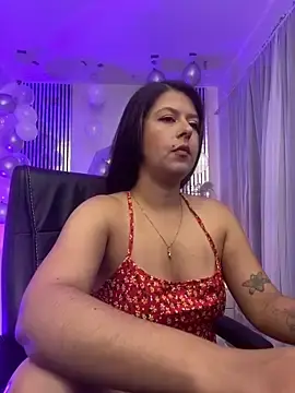 Stripchat Sex Cam of liss_black