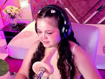 Stripchat Adult Webcam of ShylySweet