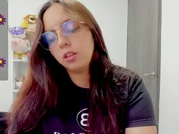 Stripchat Free Porn Cam of Valery7rose_