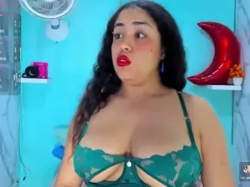Stripchat Sex Cam of cristal_horny19