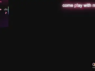 Stripchat Free Porn Cam of redd_pandaa