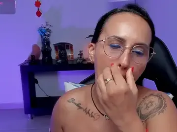 Stripchat Watch Live Sex Cams of Sara_Charmy