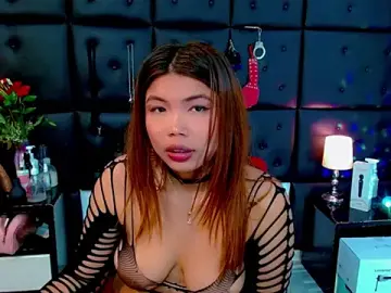 Stripchat Free Live Porn of Cloelombard