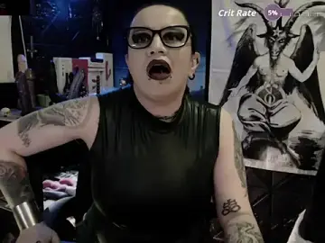 Stripchat Best live sex cam show of Evil_Queen_666