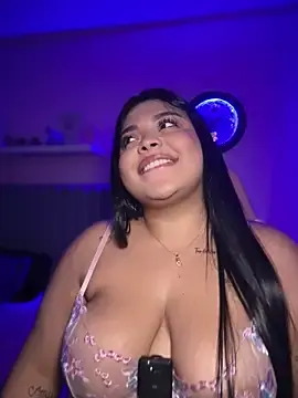 Stripchat Free Live Porn of Emily_Cooper7