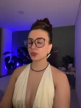 Stripchat Nude Webcam of EmaSaenz