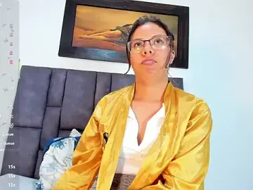 Stripchat Live Sex Cam of Vahiolet_smith