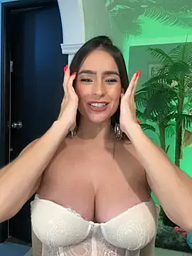 Stripchat Sex Cam of Mau_White