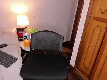Stripchat Best live sex cam show of Caroline_dh