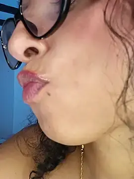 Stripchat Live Sex Cam of Alizon_1