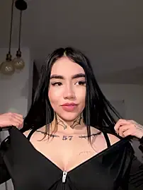 Stripchat Free Porn Cam of Nickiiiii