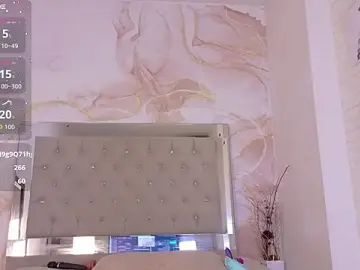 Stripchat Watch Live Sex Cams of Luna_Tylor