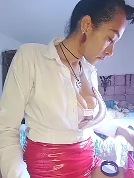 Stripchat Sex Cam of AmelieMartinez