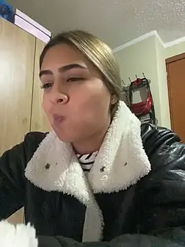 Stripchat Nude Webcam of Miabonnett_