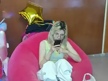 Stripchat Best live sex cam show of Skinygirl