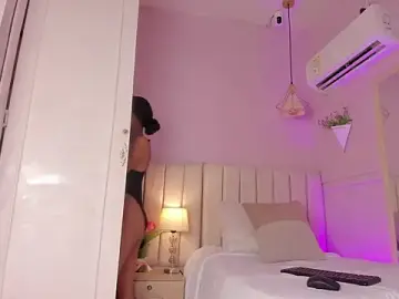 Stripchat Live Sex of _lucia_18