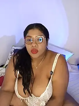 Stripchat Adult Webcam of paola091