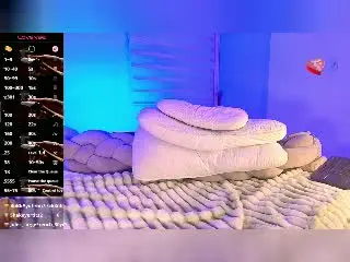 Xlovecam Free Porn Cam of SarahMoonn