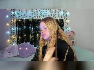 Xlovecam Free Porn Cam of ShantalSummer