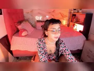 Xlovecam Live Sex Cam of MilaThorne
