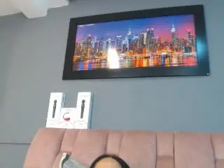 Xlovecam Live Sex Cam of CharlotteCrofort