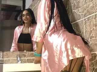 Xlovecam Free Porn Cam of SexyHannaD