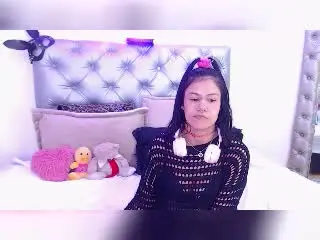 Xlovecam Live Sex Cam of TarahDustin